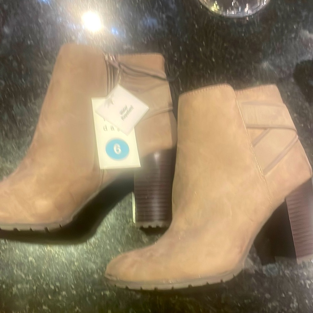 A new day - size 6 - women’s boots